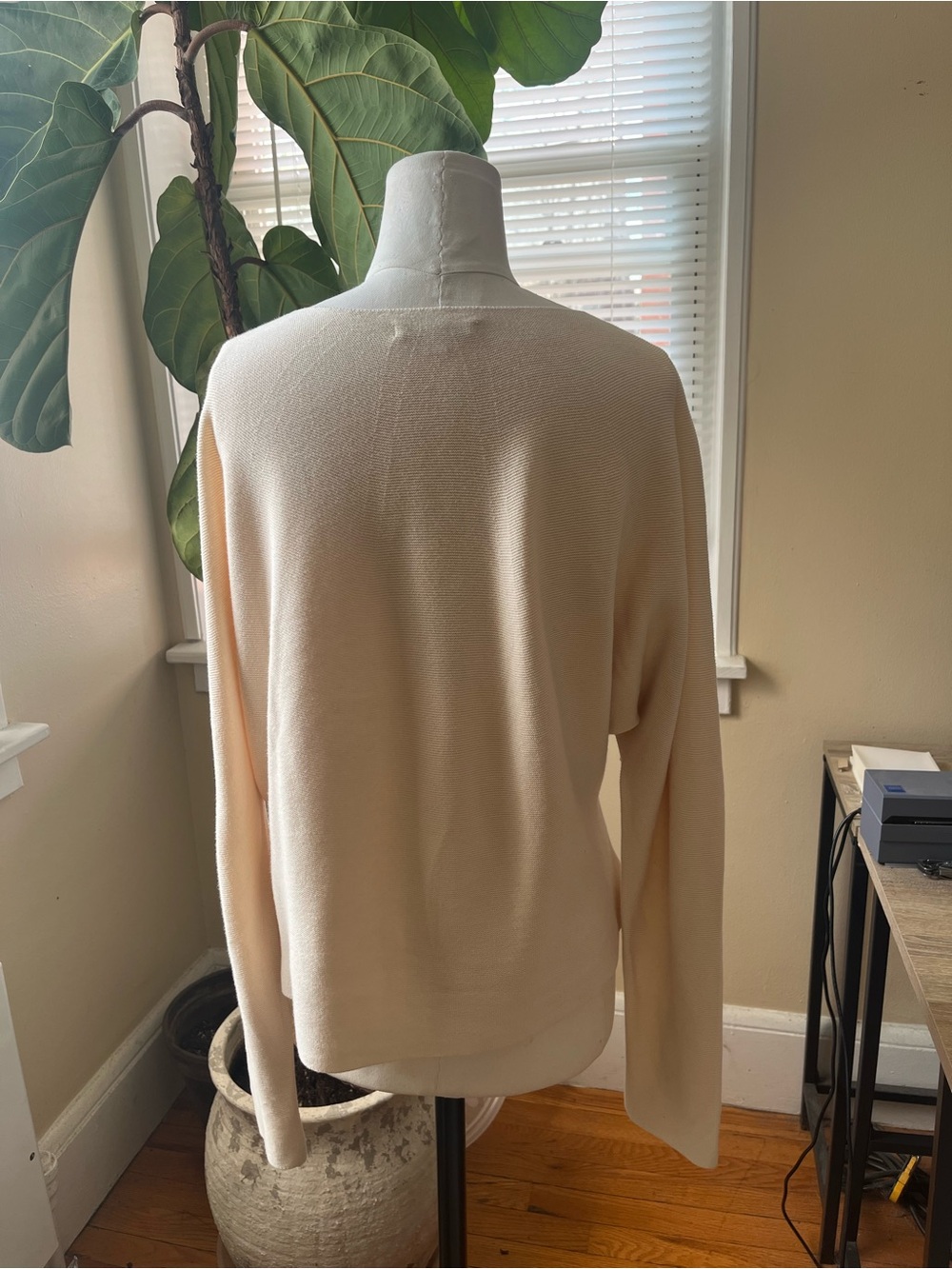 Uniqlo 100% cotton 3D Knit Dolman Long-Sleeve Sweater in natural - Picture 3 of 5
